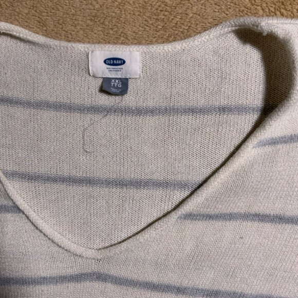 Old Navy Women's 2XL White Gray Casual Stripe Pullover Light Sweater (G) - Picture 2 of 4